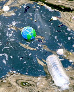 Polluted waterway. Hudson Park, New York City, USA.
© Vineus / Flickr.com
© Vineus / Flickr.com